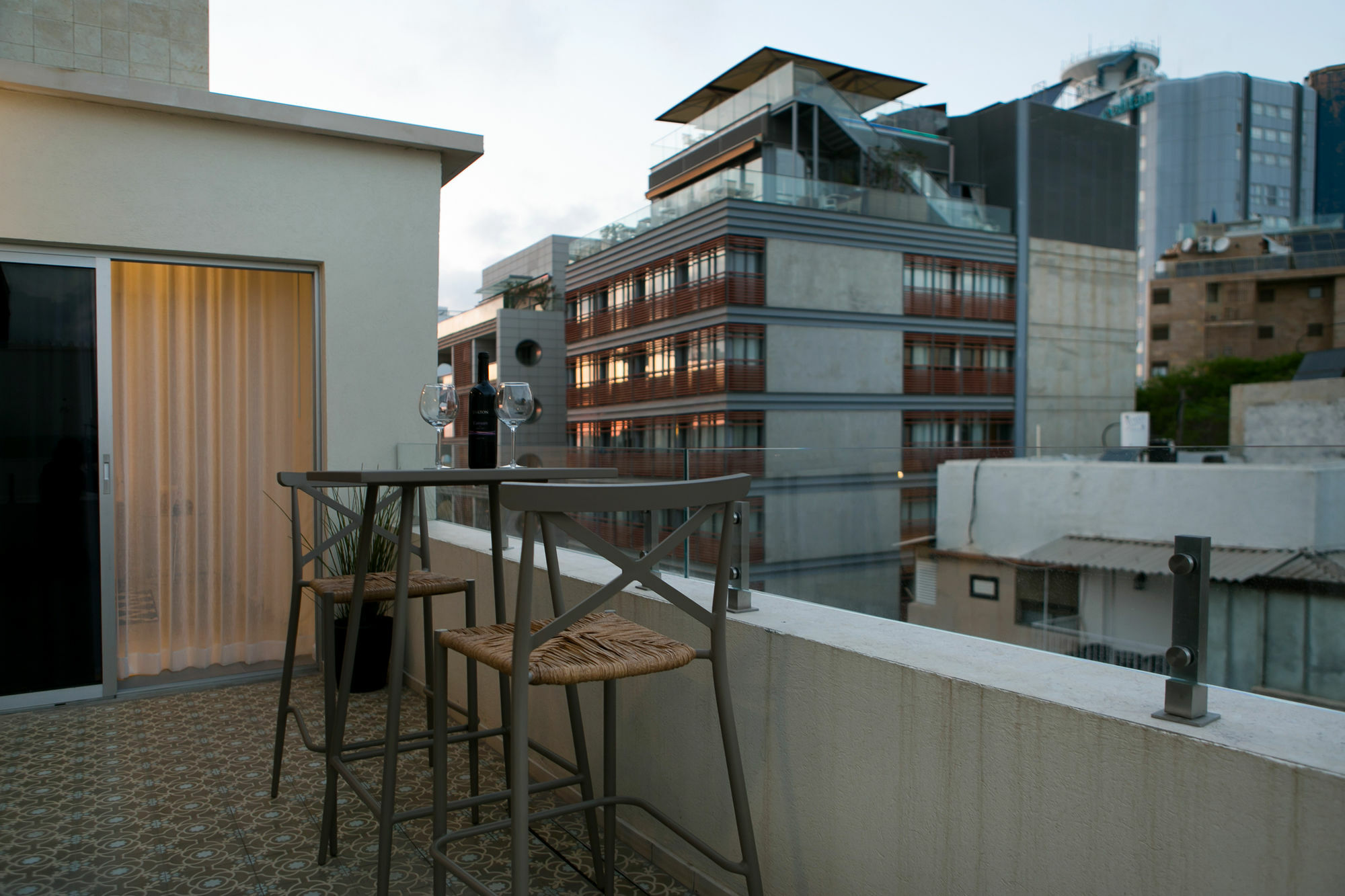 K Suites Tlv By The Beach Tel Aviv Exterior photo